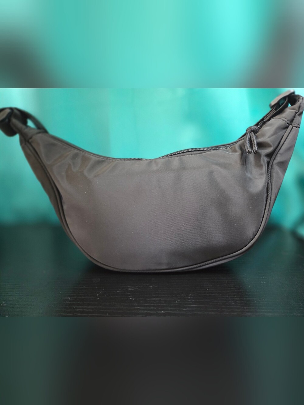 Feel Good Gift-Black Sling Bag - Sleek Everyday Carry